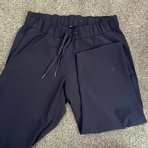 Lululemon on the fly drawstring pants 28”